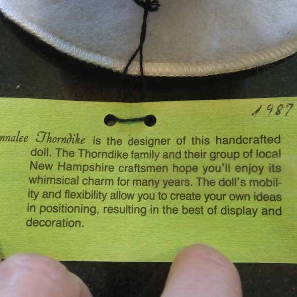 VTG Annalee Thorndike Mobilitee Doll Mrs Claus with muff and holly on her hat - Picture 4 of 13